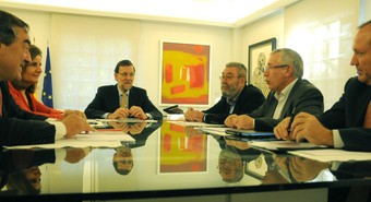 Rajoy rechaza el pacto global por el empleo propuesto por CCOO y UGT  