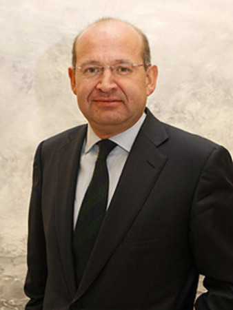El presidente de ThyssenKrupp Elevator para el Sur de Europa, África y Oriente, Ramón Sotomayor, informa que ThyssenKrupp exigirá» a los futuros compradores «garantías» de «la continuidad del empleo y del modelo de negocio» 